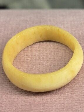 Vintage Carved Yellow Bone Band Ring Size 7